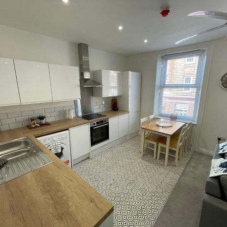 Apartment #2 - At 12 Story St Kingston upon Hull Kültér fotó